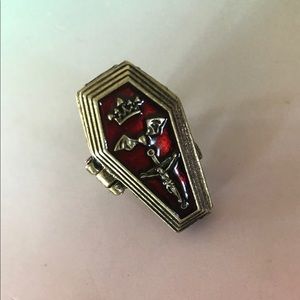 Poison ring from England